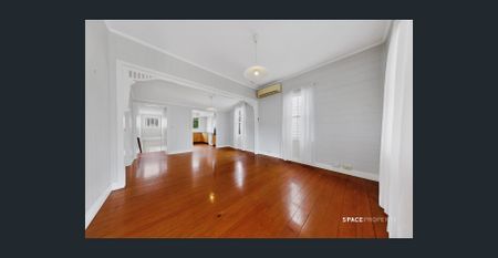 Charming Petrie Terrace Home for Rent - Photo 3