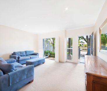 Stylish Terrace-Style Townhouse with Double Garage & Loft Retreat - Photo 1