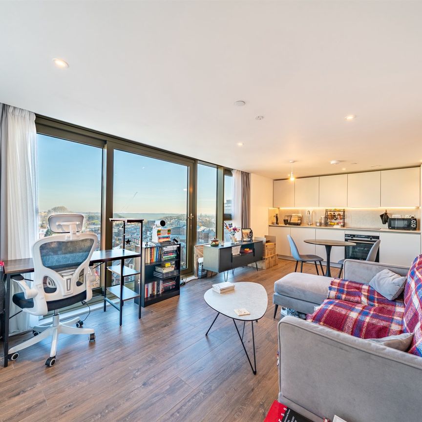 The Waterside Apartments, Pavilion Road, NG2 - Photo 1