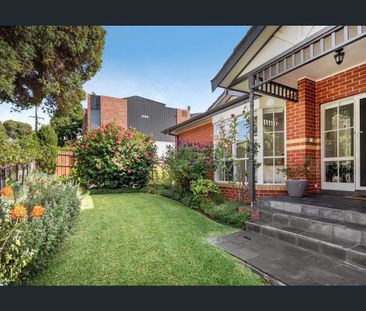Stunning sun-drenched house in the heart of Deepdene - Photo 2