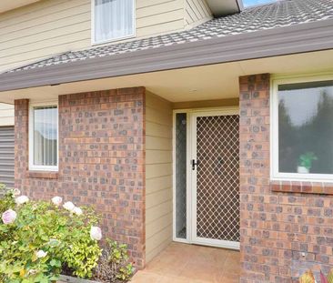 Spacious Family Home - Photo 5