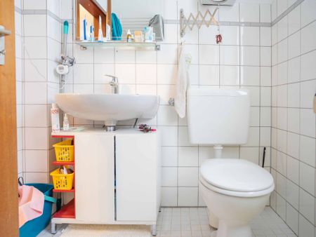 Direkt am Schmölderpark: Schickes DG-Appartement mit Einbauküche! - Photo 4