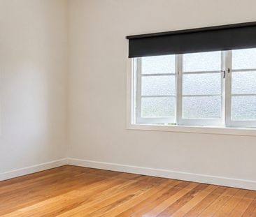 Spacious 3-Bedroom Family Home in Prime Ashgrove Location - Photo 5