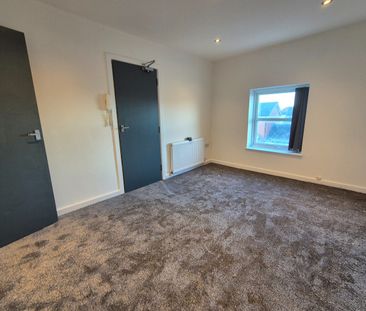 1 Bed Flat, St. Domingo Vale, L5 - Photo 3