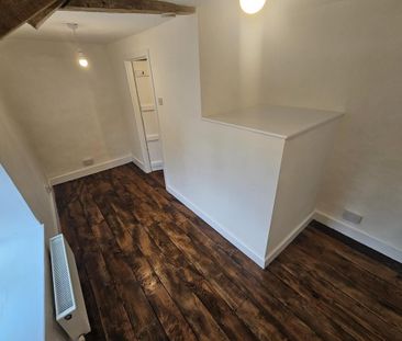 2 bedroom end of terrace house to rent - Photo 6