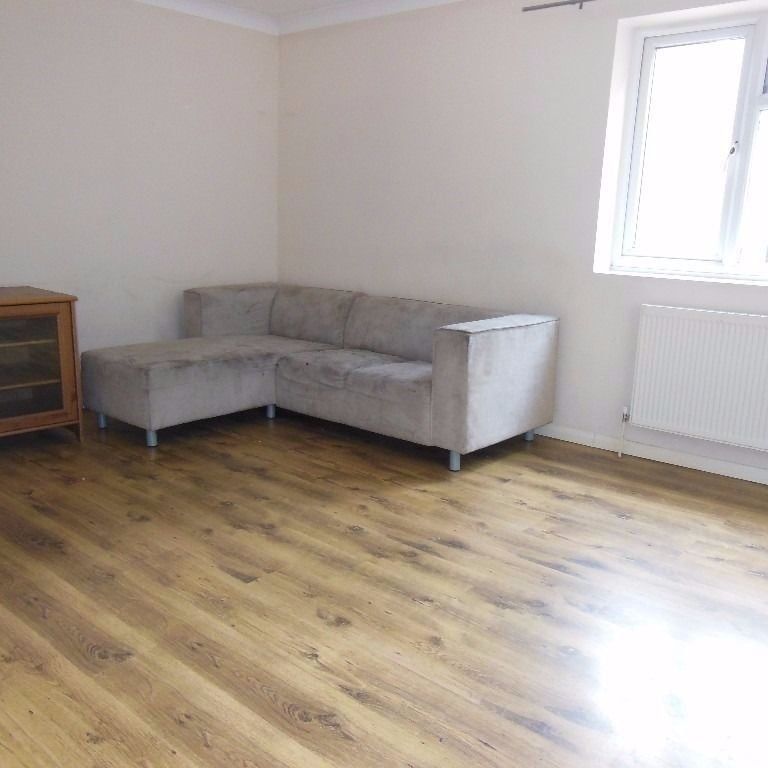 1 Bed Flat, Millers Terrace, E8 - Photo 1