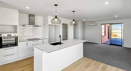 Easy care living in Rolleston! - Photo 2