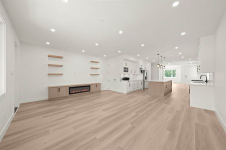 Brand New Upper in Aldergrove - Photo 2