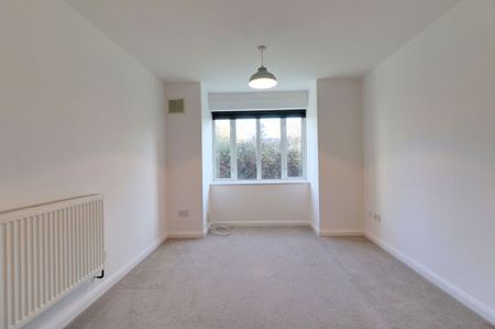 A 1 Bedroom Flat in St Pauls GL51 9EA - Photo 2