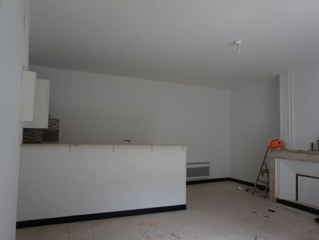 Location Appartement 4 pièces 90 m2 à Lodève - Photo 2