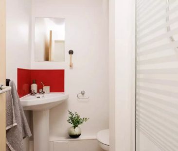 Medium Standard Double Ensuite - Photo 6