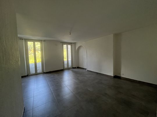 Location Appartement 3 pièces 80m² HYERES 83400 - Photo 1