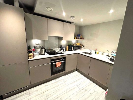AVAILABLE Oct 23RD | 1 BED FULLY FURNISHED | Located on the third floor of a high spec apartment building | Large Patio Area - Photo 1