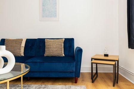 2 bedroom ground floor flat to rent - Photo 2