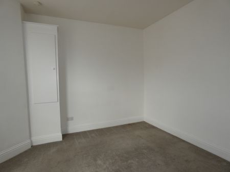 Station Road Flat 4 - Photo 2