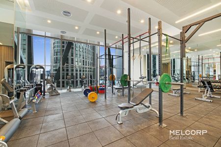 LIVE IN THE ICONIC PRIMA TOWER - Photo 5