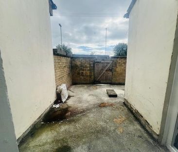 Leyland Road, Burnley - Photo 3