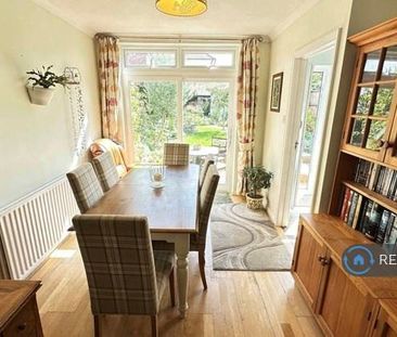 3 bedroom semi-detached house to rent - Photo 3