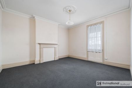 Spacious Terrace Living in a Prime CBD-Fringe Location - Photo 4