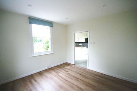 2 bedroom end of terrace house to rent - Photo 2