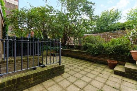 Rosebery Avenue, Finsbury, EC1R - Photo 2