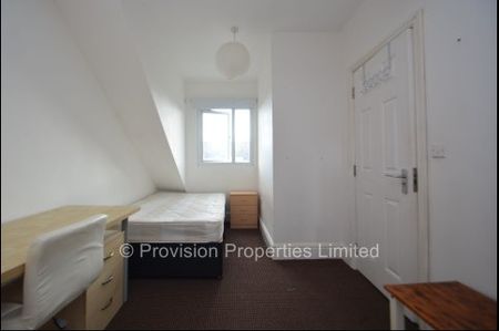 7 Bed Properties in Hyde Park - Photo 3