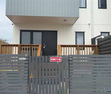 Pet friendly terrace house - Photo 3