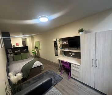 Studio Flat, Halley House, NG1 - Photo 1