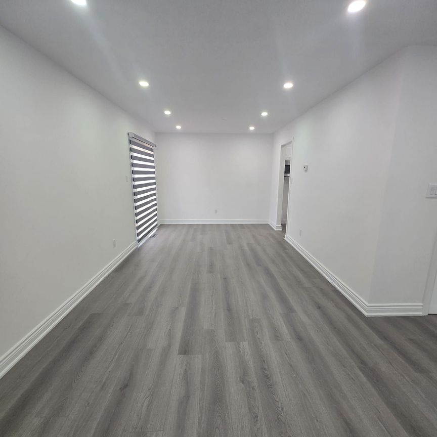 For Lease - 3 Sylvia Street, Barrie, Ontario - Photo 1