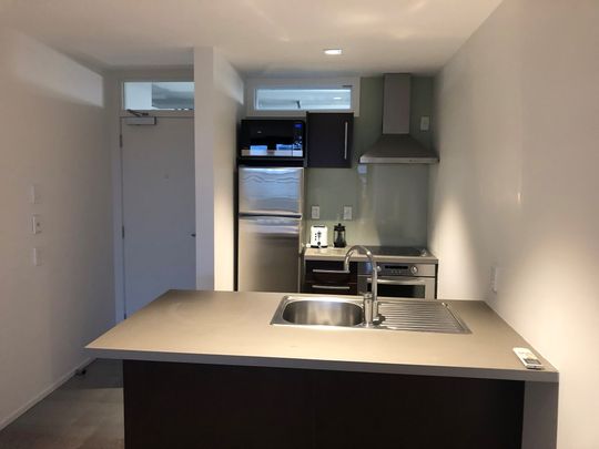 Mount Central Apartment - Mt Maunganui - Photo 1