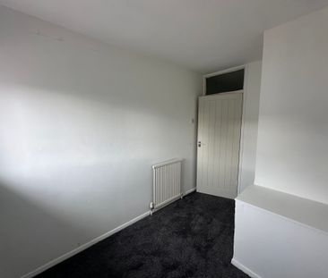 3 bed Terraced in Nethan Drive , Aveley, RM15 4RH - Photo 6