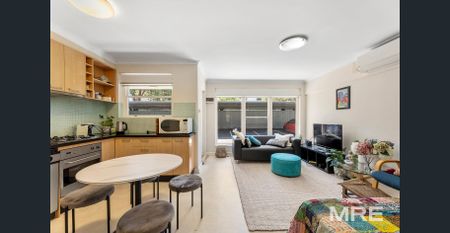 Prime Elsternwick living furnished apartment moments to shops - Photo 4
