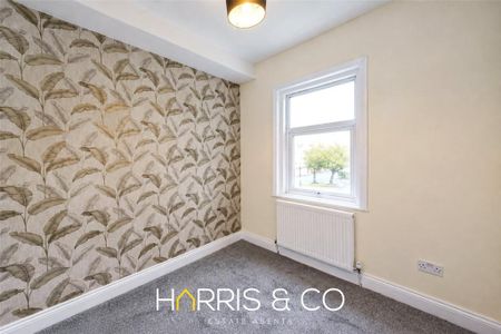 2 bedroom end of terrace house to rent - Photo 4