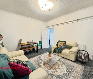 3 bed end of terrace house to rent in Sherwood Crescent, Rotherham - Photo 1