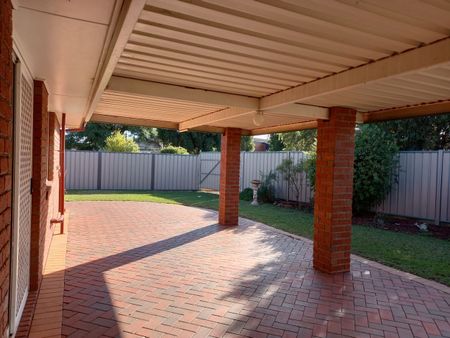 THREE BEDROOM FAMILY HOME - Photo 5