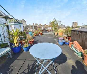 Room in a Shared Flat, Connaught Mansions, SW9 - Photo 1