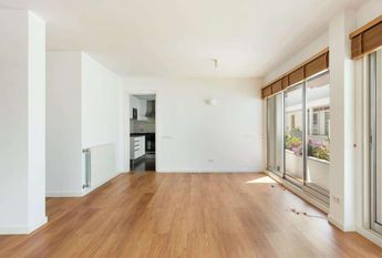 Apartamento T3 Duplex para arrendamento sem móveis no Alto de Santa Catarina, Algés