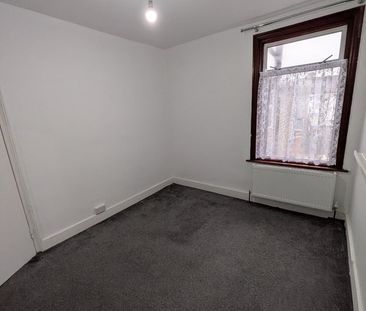 2 Bed Flat, Fanshawe Avenue, IG11 - Photo 6