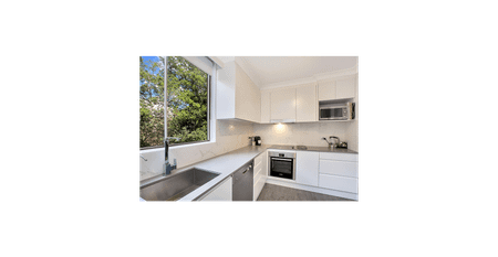 Spacious Apartment In The Heart Of Paddington - Photo 3