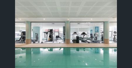 Modern, Oversized 1-Bedroom Apartment in Prime North Sydney Location - Photo 3