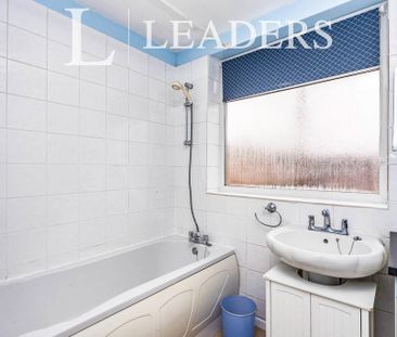 3 bedroom terraced house to rent - Photo 2