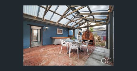 Open the Door to Coastal Charm and Character in Port Noarlunga - Photo 2