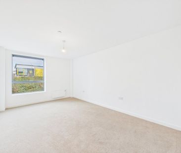 The Causeway, Staines-upon-Thames, Surrey,TW18 - Photo 1