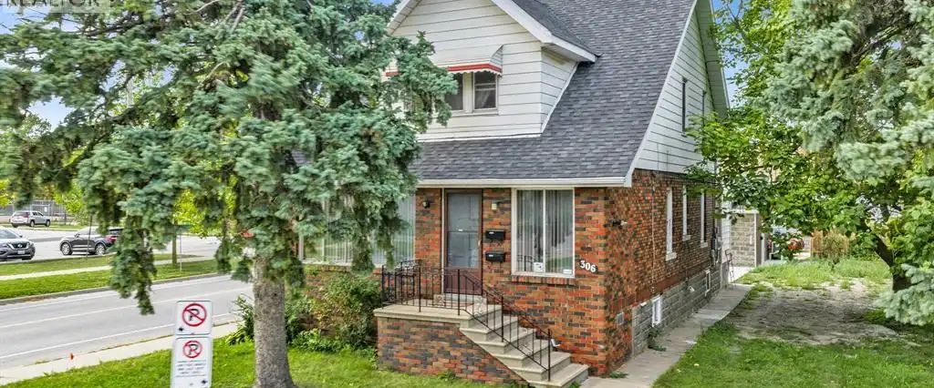 306 FOCH — 2 Bedroom - Photo 1