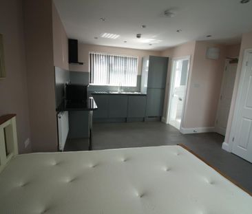 5 bedroom terraced house to rent - Photo 6