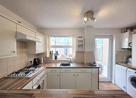 2 bedroom end of terrace house to rent - Photo 5