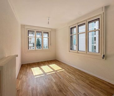 Bel appartement de 2.5 pièces proche du centre-ville entièrement ré... - Foto 1