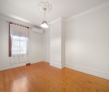 Charming Two-Bedroom Terrace in Prime Annandale Location - Photo 4