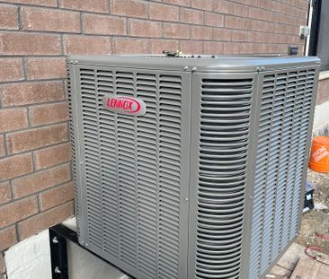 For Lease - 913 Douro Street, Stratford, Ontario - Photo 5