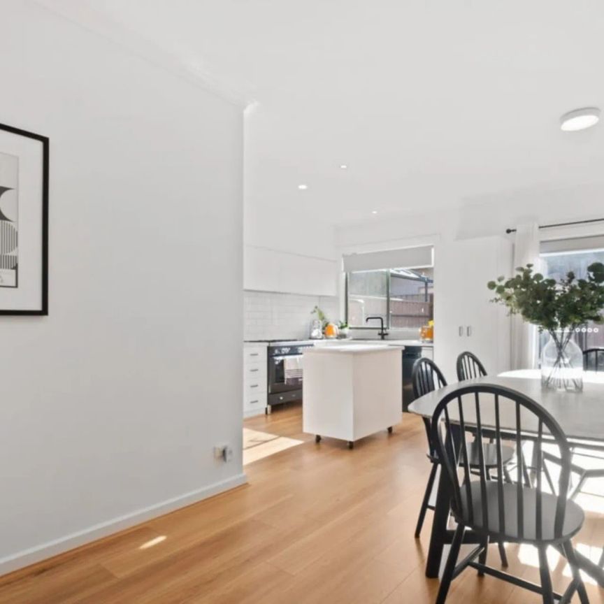 Modern, Light-Filled 3-Bedroom Home in Prime Location - Photo 1